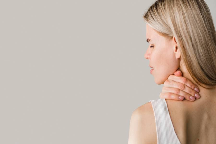What Are the Symptoms of a Herniated Disc in the Neck?
