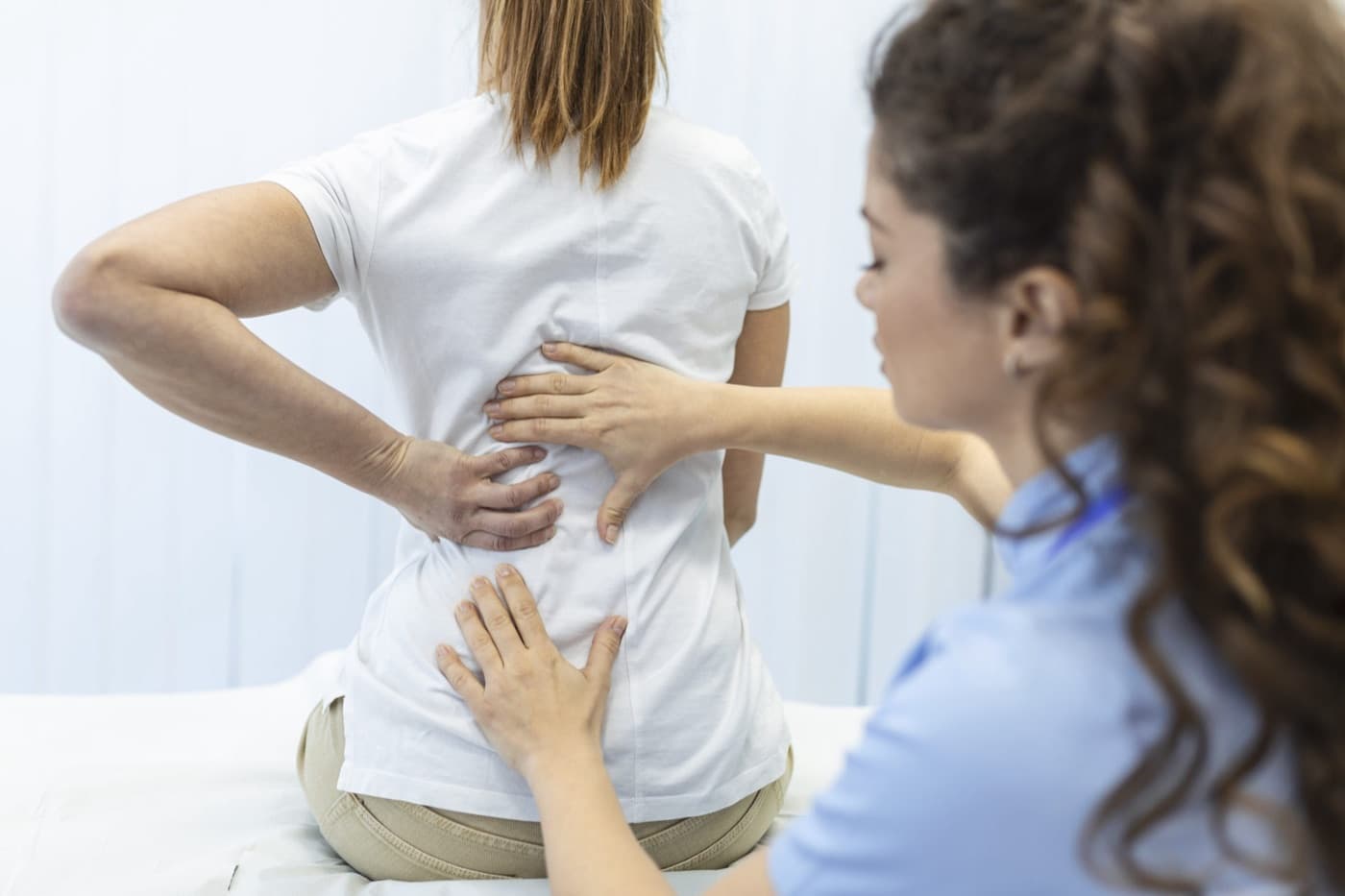 Sırt Ağrısı İçin Ne Zaman Doktora Başvurmalısınız? yazısının görseli